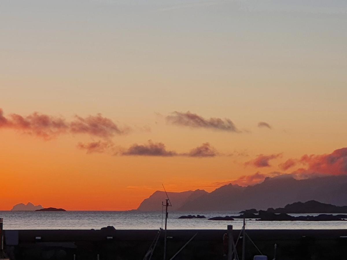 Вилла Seafront New Cabin In Lofoten Баллстад Экстерьер фото